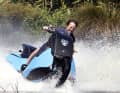 Lateral buoyancy bodies ensure stability on the water