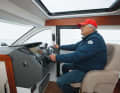 Standard: chart plotter and compass on the ergonomically designed operator's platform