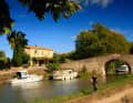 Mit dem Charterboot unterwegs auf dem Canal du Midi.
