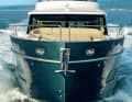 The underwater hull in the bow has a pronounced upturn, which ensures a smooth entry