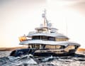 Von allem viel: Das Reymond-Langton-Exterior und das Conrad-Interior halten sich die Waage zwischen modern und klassisch. „Viatoris“ ist die größte je in Polen gebaute Motoryacht
