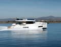 Die neue De Antonio D50 Coupe bei Cruisingspeed von 30 Knoten