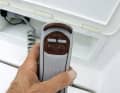 ... Raise and lower remote control electrically (8a)