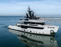 Explorer with jet references: The German owner and the Italian studio Hydro Tec also based the 44.30 metre long "Maverick" visually on the planes from Top Gun