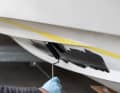 Außenhaut kontrollieren: Dazu gehören unter anderem das Entfernen von Haarrissen oder das Antifouling.
