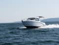 The Antares is powered by a 200 hp Suzuki outboard engine. It accelerates the boat up to 32 knots