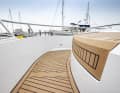 Teak-Alternative von EcoDeck: Es sieht ähnlich aus wie Teak, ist aber synthetisch