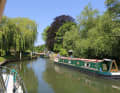 Themse: Narrowboat kommt aus der Schleuse