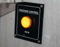 When the yellow light is on, ... (6b)