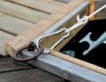 ... then it reliably secures the line. Due to the very narrow opening width of 30 mm, it fails on most cleats