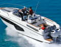 2. Karnic SL800 (CY): 9,20 m lang, 2,96 m breit, Verdrängung 2550 kg (o. M.). Mit 2x 175 PS Außenborder: 140 000 €