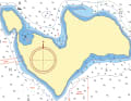 This schematic nautical chart combines the usual printed information that is important for finding a good anchorage: The depths indicate two bays with water depths between 2 and 10 metres, the spacious one in the south-east (E) and the deeply indented one in the north, which is even marked with the symbol for suitable anchorages (C). Only the map reveals that the third bay in the north-west (B) is dangerously shallow. Also unsuitable are the areas in the south-west with a stony bottom (G) and in the west with an unclean bottom (I). The same applies to the south, where munitions have been dumped (F), above the submarine cable line in the west (H) and near the wreck (A) in the north. Navigation and anchoring is usually also prohibited in nature reserves (D) or national parks | Map: Christian Tiedt