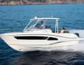 Jeanneau Cap Camerat 9.0 WA (F): 8.60 m long, 2.98 m wide, displacement 2487 kg (not measured). 1-2 outboard engines up to 500 hp: € 86,275 (without centre)