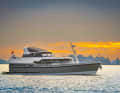 Gemütlich über den See oder doch eher auf dem Meer unterwegs sein? Mit der für den European Powerboat Award nominierten Linssen 55 SL AC Variotop ist die Reiselust garantiert