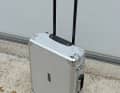 The aluminium case has space-saving dimensions and is well sorted