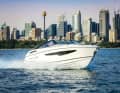 3. Parker 850 Voyager (PL): 8,90 m lang, 2,80 m breit, Verdrängung 2700 kg (o. M.). Mit 1x 350 PS Außenborder: auf Anfrage