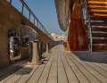 Auch die innere Schanz ziert Teak. Gebaut hat Obeid Juma Bin Suloom Shipyard (OJS Boats) in Dubai.