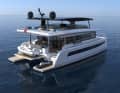 Am Heck gut sichtbar ist die hydraulische Badeplattform. Auch der Silent 400 Tender findet hier Platz