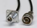 N-Buchsen (l.) und zugehörige Stecker (r.) werden teils im Profibereich verwendet