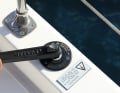 The fuelling nozzles of the catalytic converter are located on the coaming at the stern. (7a)