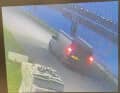 Böse Absichten an Bord: Dieser Video-Ausschnitt entstand etwa eineinhalb Stunden vor dem auf dem ersten Bild. Noch ohne Anhänger nimmt der Transporter Kurs auf den Yachthafen in Nieuwpoort