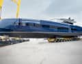 Guido de Groot masterfully shaped the 35-metre-long aluminium construction. The anchor drops out of the front of the underwater hull.