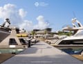 The concrete pontoons are delivered ready-made and assembled on site.