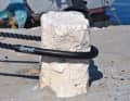 For untwisting: The slotted PU tube is called a spiroll. It can also be twisted onto set lines and should remain securely in position. Depending on the version, the piece costs from approx. 16 euros