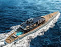 Elegante: Dykstra Naval Architects ha progettato uno yacht a vela in alluminio senza albero, mentre Red Yacht Design di Istanbul ha aggiunto sovrastrutture in carbonio e 475 metri quadrati di spazio esterno.