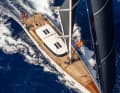 Gliding: The hull of "Canova" starts to glide early.