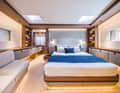 The interior does not conceal the shape of the hull, but integrates it into the design.