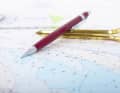 Tools from the past ? For a long time, maps, pencils, compasses and course triangles were part of the basic equipment of every sat nav set. Today, they are hardly ever used in practice.
