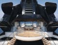 Signet: Charter guests dine under the mast, optionally with a DJ booth behind it.