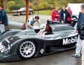 und Allan McNish testeten den LMP 2000 beim ersten Roll-out am 2. und 3. November 1999