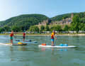 Die Strömung auf dem Rhein lässt uns zwischen Bingen und St. Goar schnell vorankommen -  ist aber nicht zu unterschätzen.  Zu sehen gibt es viel: Burgen, Ruinen, Festungen  ...