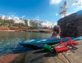 Pumping at last: yachties lend us their pump, only then can we continue.