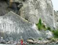 From the idyllic starting point at Versam railway station (at the bottom of the gorge), you can practise paddling down the Upper Rhine in a breathtaking natural setting.