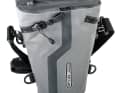 Ortlieb V-Shot | www.ortlieb.de | 139,95 Euro. Schluckt locker eine Profi-Kamera mit Standard Zoomobjektiv. Mit Gurt oder am Gürtel zu tragen, solide gepolstert und wasserdicht! Für Fotografen, denen Blende und Zeit wichtiger sind als Snapshot und Instagram.