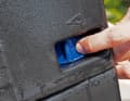 Easy handling when unlocking the individual parts.