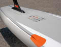 The sharp, all-round edge at the rear ensures clean water release during fast sprints.