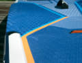 The deck pad is padded on the sides and thus widens the standing area.
