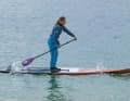 Neben den 82-Kilo-Testern hat auch unsere 60-Kilo-Testerin mit SUP-Race-Erfahrung hat die Paddel ausprobiert.