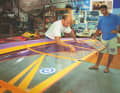 Nils Rosenblad mit Patrice Belbeoc'h in der Sailloft auf Maui