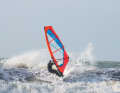 In order to arrive at the cutback with a lot of speed in typical North Sea conditions like at our test spot Rømø (with the Goya Banzai), drive in the turn is often more important than a flawless "off".
