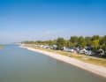 Campen kann man in Podersdorf und am Zicksee direkt am Spot.