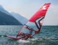 Light and controllable - camberless sails are the ideal, stress-free sails for lighter surfers (here Severne NCX).
