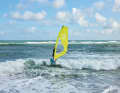 In good time, that means a few metres before the shore, you shift your weight to the tail...