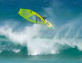 Peter Garzke is one of the best German surfers in the waves and shares his extensive wave experience with you in this riding technique.