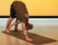 Yoga-Übung Herabschauener Hund
