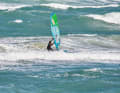How do you do that? Stretch the mast arm and let the sail pull you into the turn. Push your knees forwards to increase the pressure on the edge and let your board pull through the turn as if on rails
